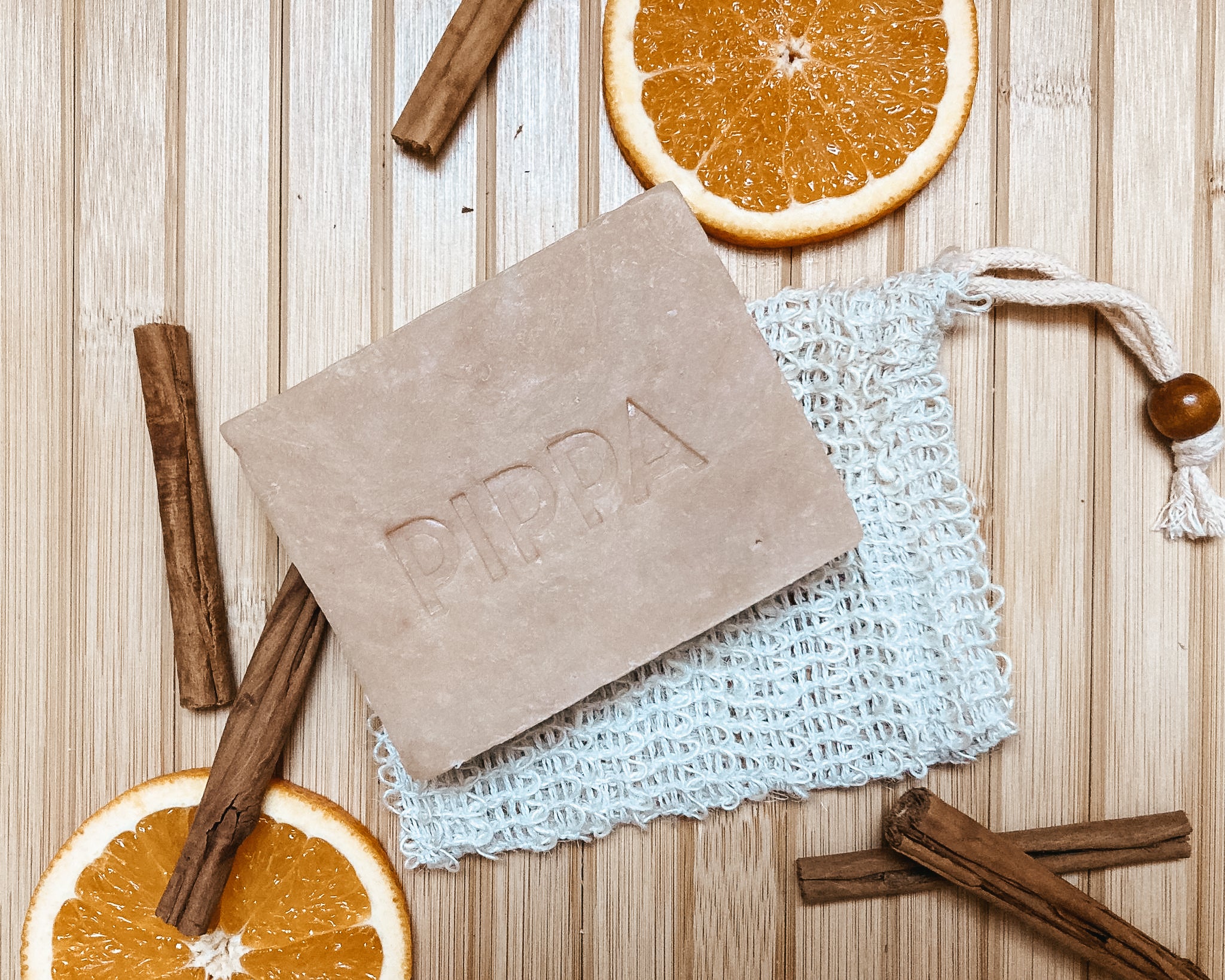 De PIPPA Sweet Orange & Cinnamon Shampoobar tegen de kou! - PIPPA Equestrian Soap